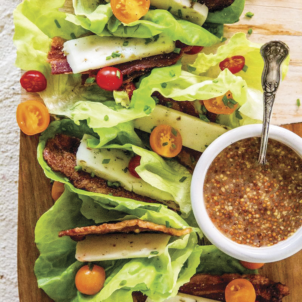 Spicy BLT lettuce cups