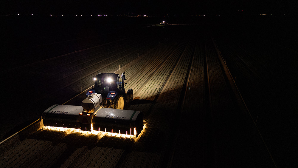 The SharpShooter has its own light source to illuminate plants, so the precision sprayer can be used even at night.