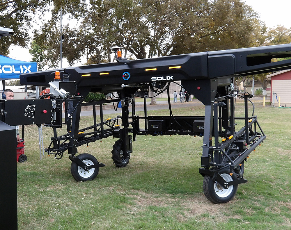 Solinftec’s Solix is solar powered and 100% autonomous.