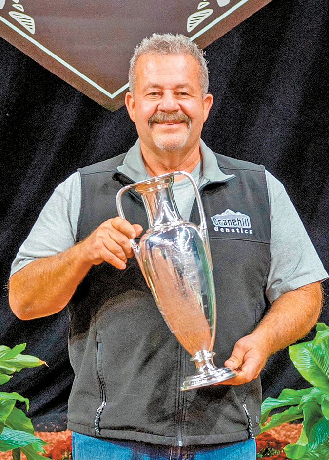 Tulare County dairy farmer wins exhibitor 'hall of fame'