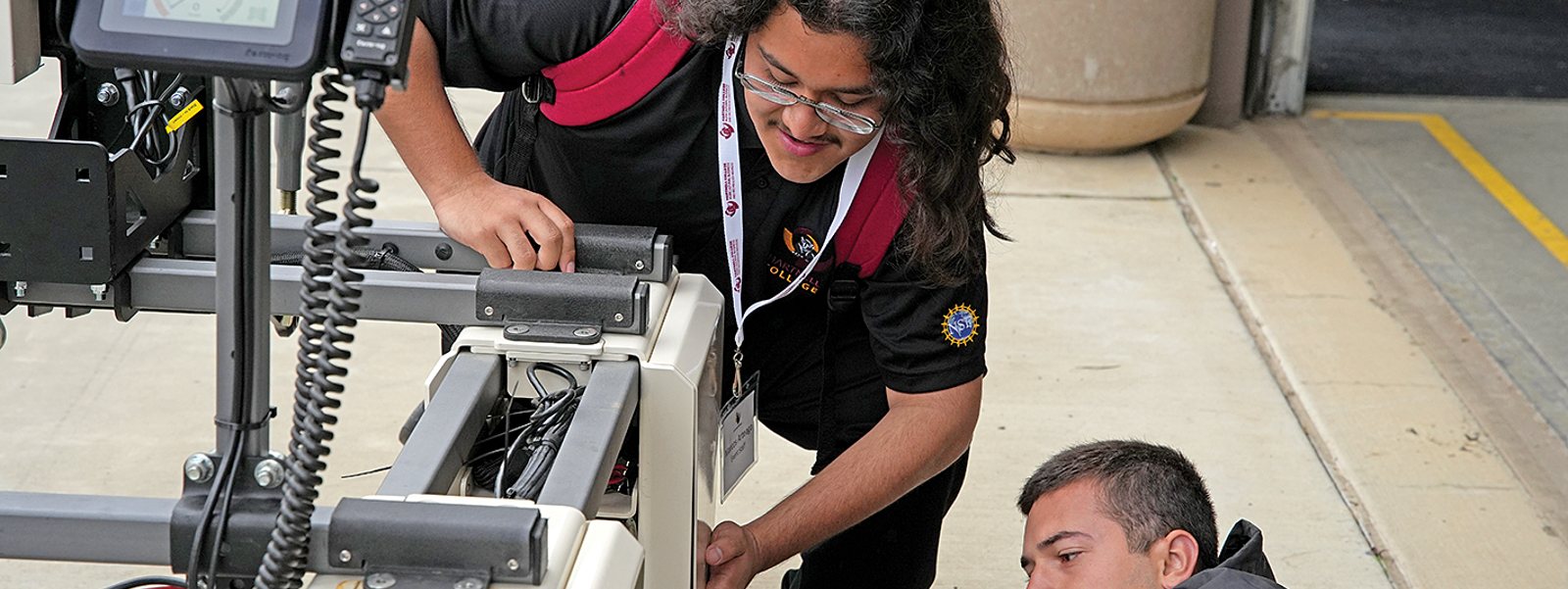 Colleges prepare workers for high tech farm future