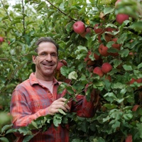 Farmer grows heirloom apples to preserve diversity