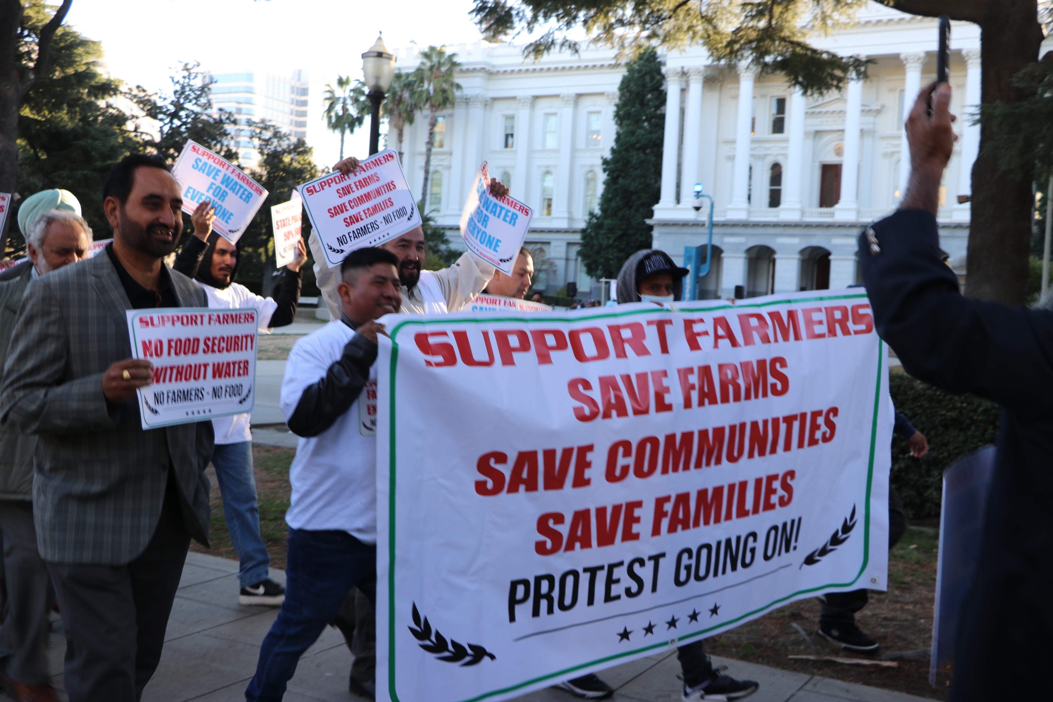 Madera farmers march on Capitol, protest water fees