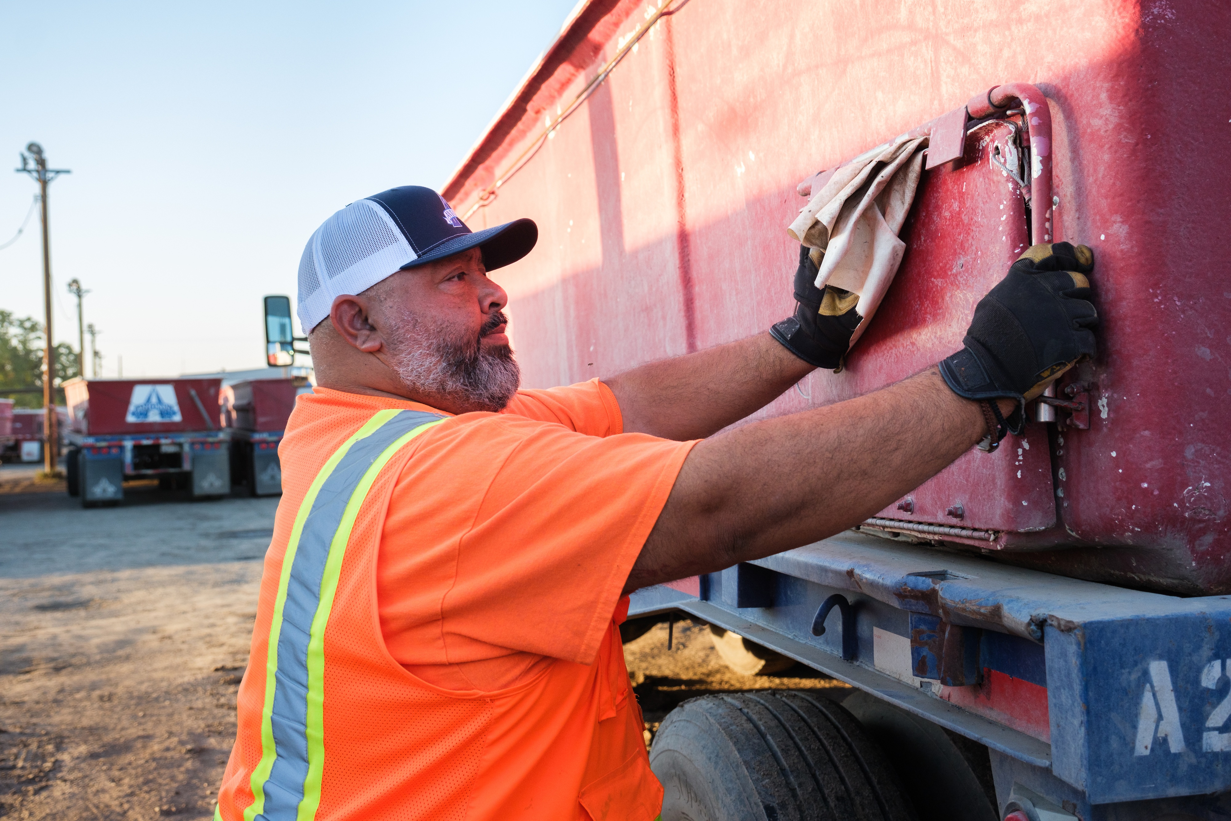 Bountiful harvest tests trucking capacity